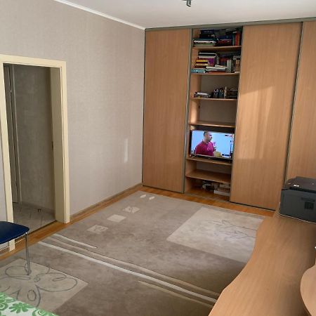 Bright Room Near International Exhibition Centre Kiew Exterior foto