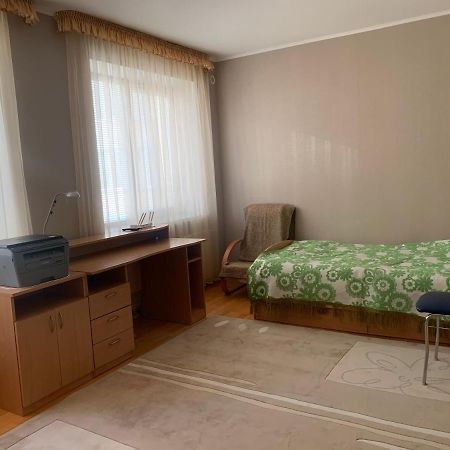 Bright Room Near International Exhibition Centre Kiew Exterior foto
