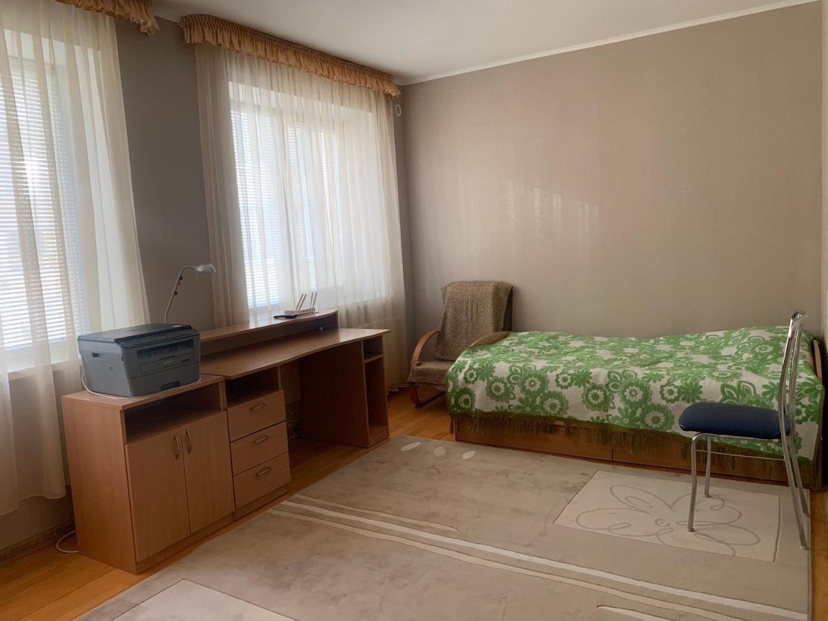 Bright Room Near International Exhibition Centre Kiew Exterior foto