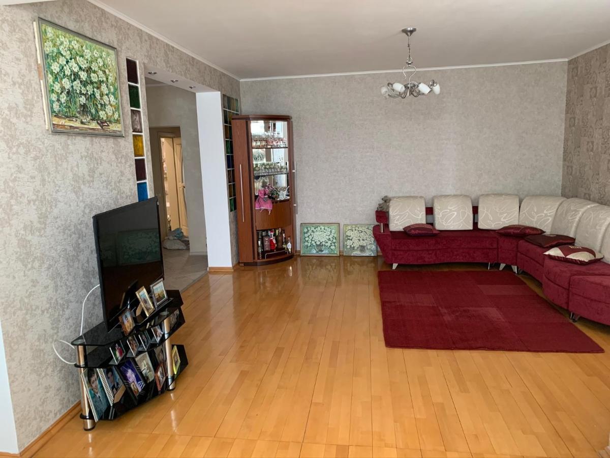Bright Room Near International Exhibition Centre Kiew Exterior foto